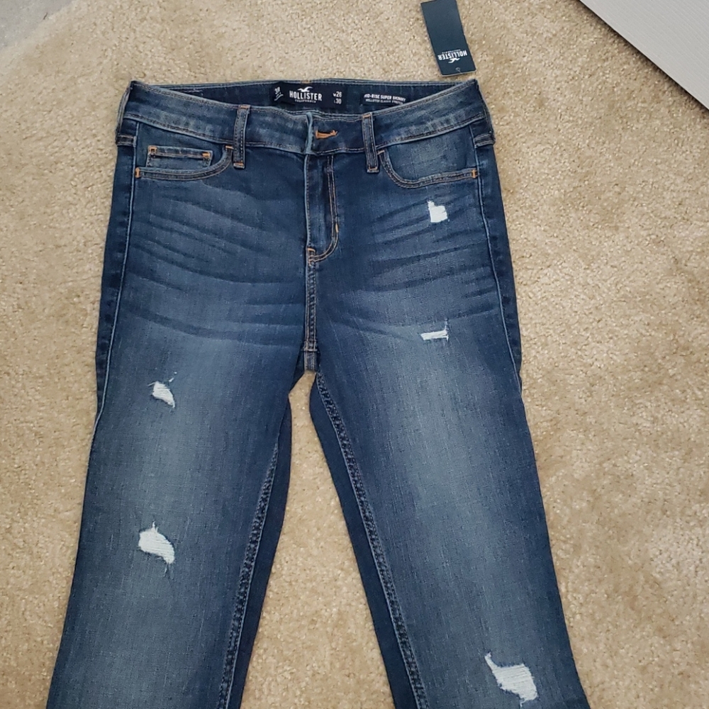 NWT Hollister Semi Ripped Jeans